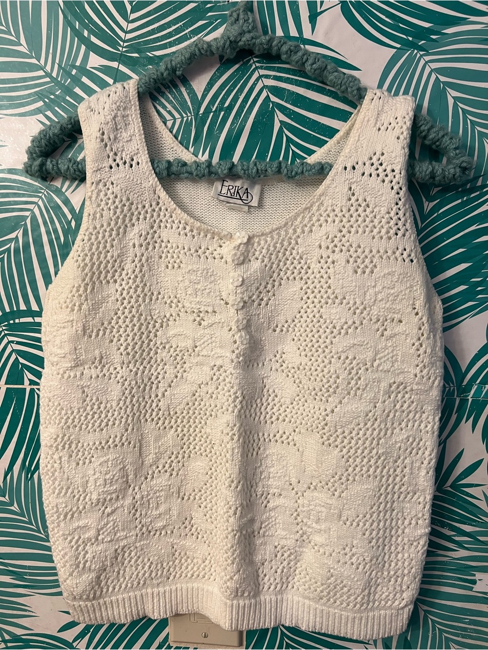 Erika Women's Cream Knit Tank Top flower buttons Sz S vintage